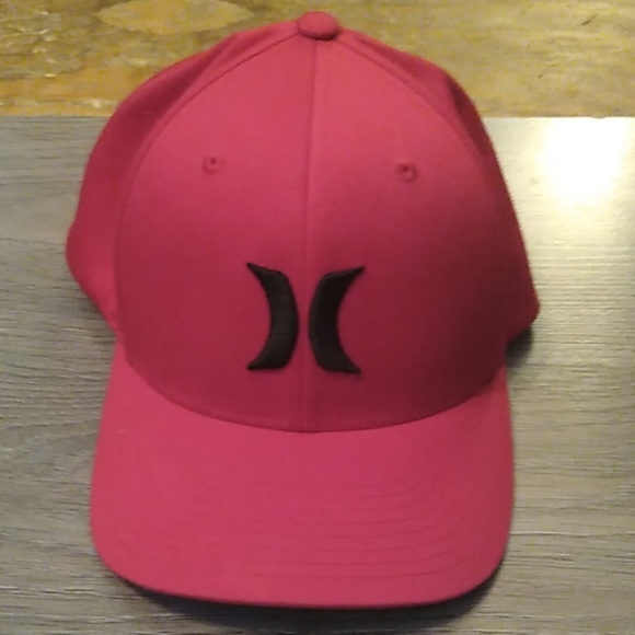 hurley red hat